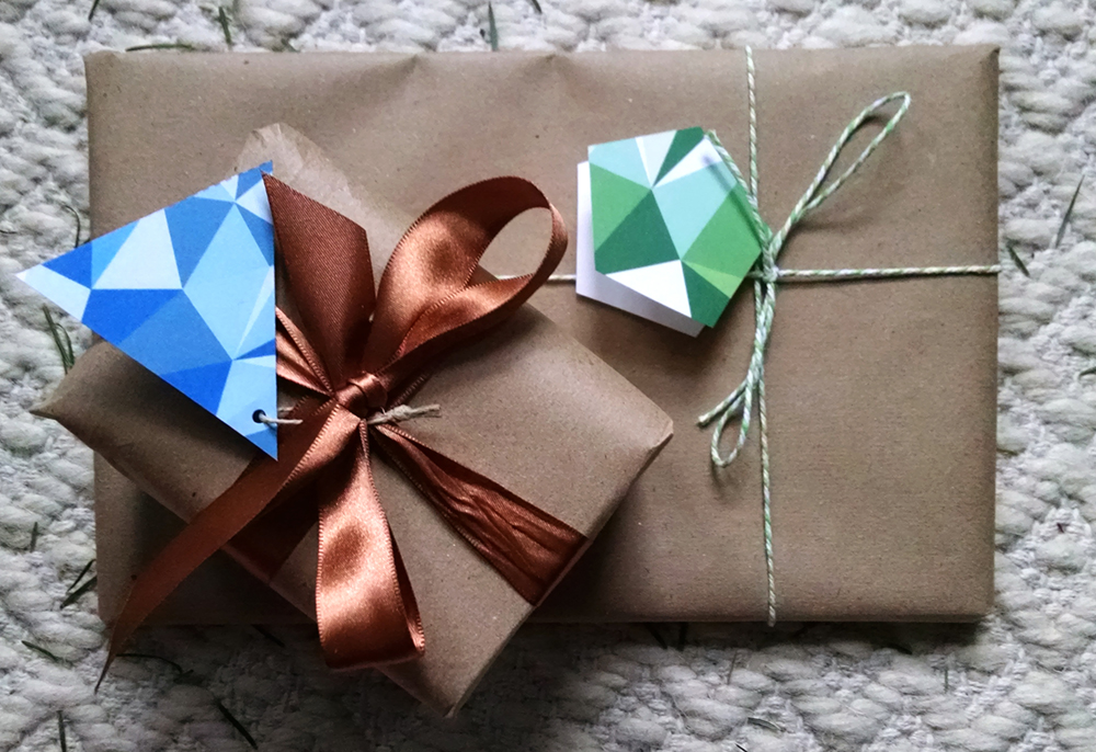 gift-tag-packages-horizontal-sm